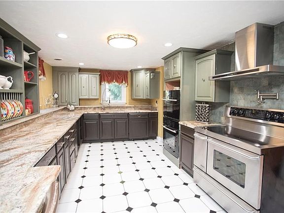 Custom Gourmet Chef's Kitchen