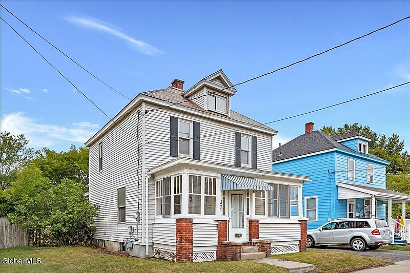 2nd image of 37 Chiswell Street