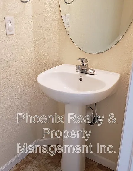 302 Saint Ida Cir — Photo 10
