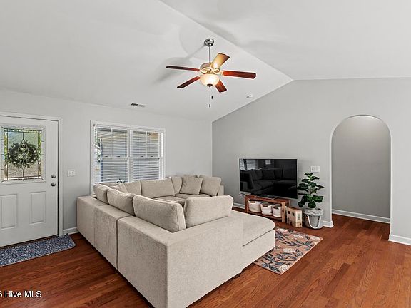 4th image of 116 Oyster Landing Drive