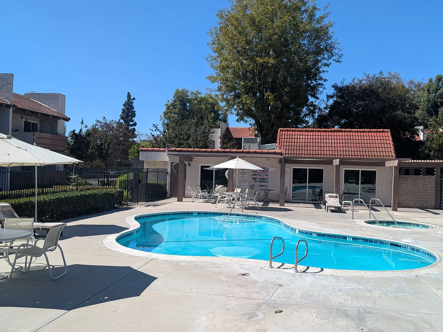 2 bed, 831 sqft, $2,500 — Photo 3