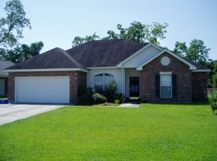 123 Fashion Blvd, Hahnville, LA 70057