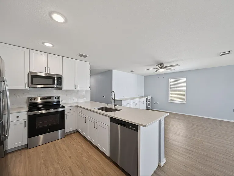 1032 Worshan Ter — Photo 8
