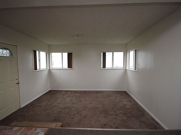 3rd image of 27 W Walsh St