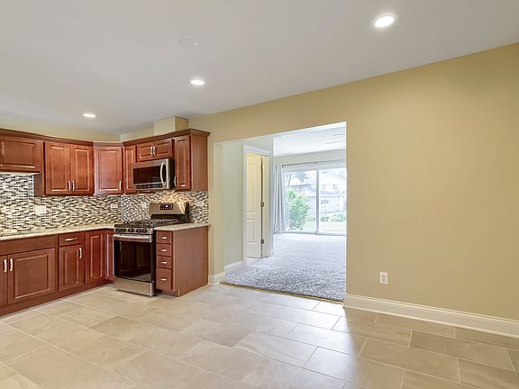 5th image of 714 Sunset Cir