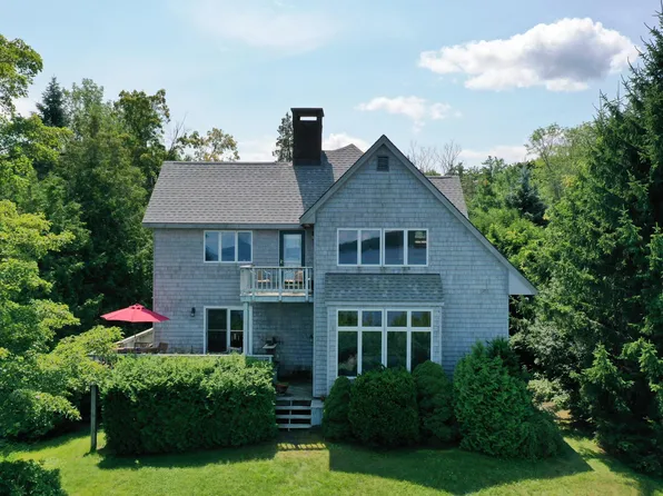 404 Bay Ln, Willsboro, NY 12996