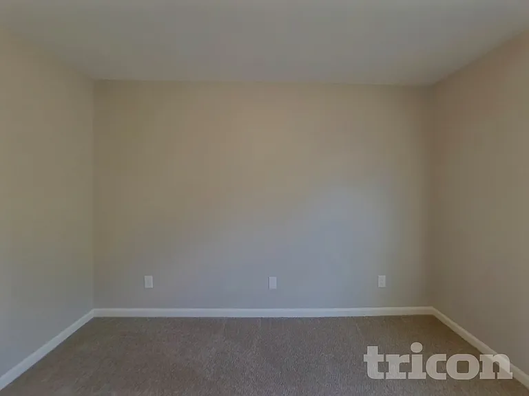 403 Parkstone Ct — Photo 11