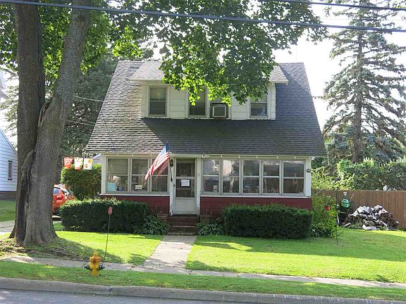 2nd image of 72 Judson St