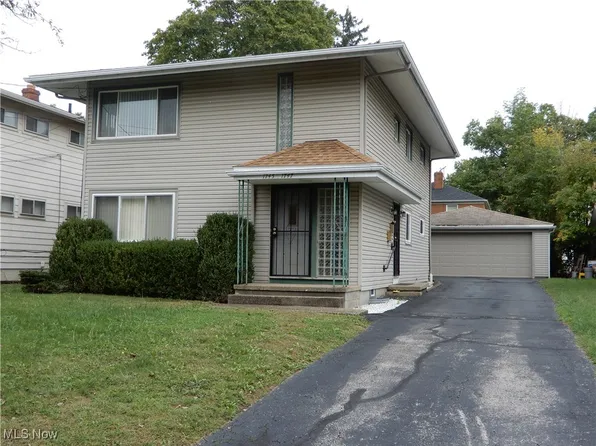 1745 & 1747 Liberty Dr, Akron, OH 44313