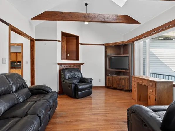 1-1 Glendale Rd #2, Hudson, MA 01749