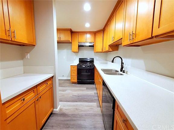 4th image of 424 Golden Springs Dr Unit A