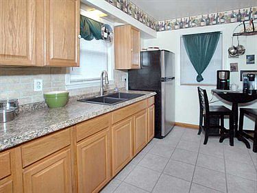 2nd image of 721 Sellers Ave
