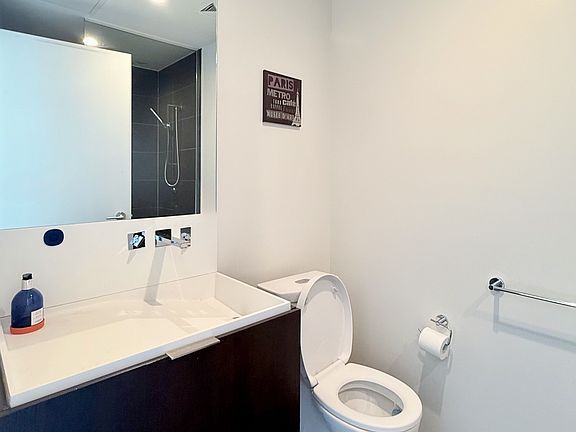 4th image of 101 Charles St E #4901