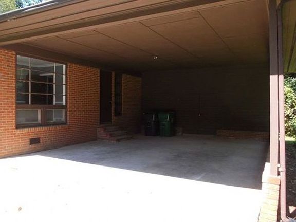 3rd image of 1310 Burtonwood Cres