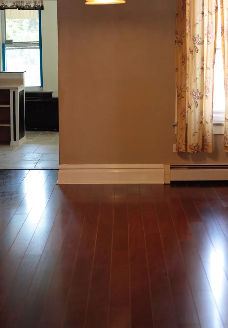 4 bed, 2500 sqft, $1,600 — Photo 2