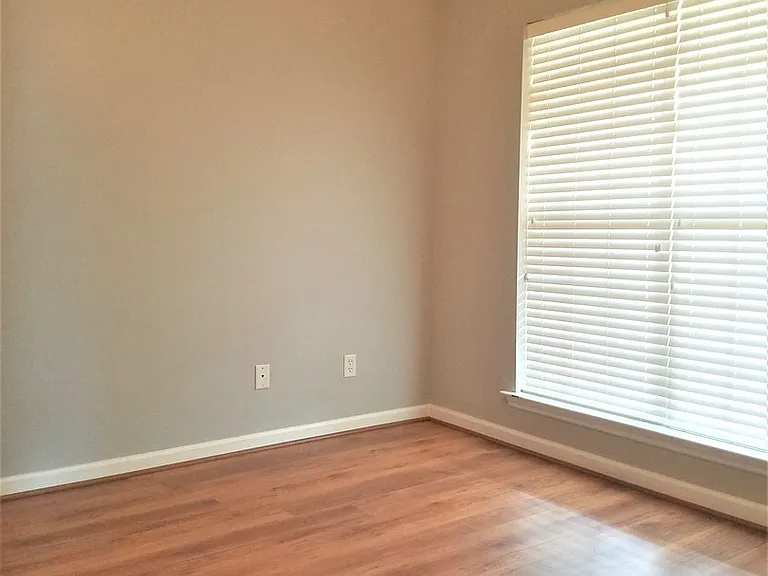 4532 Country Glen Cir — Photo 12
