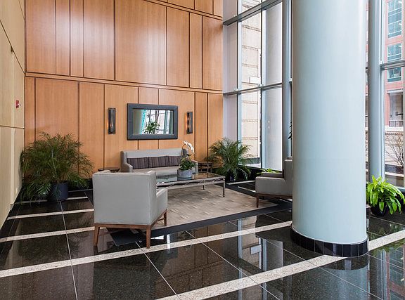 3rd image of 345 N Lasalle St #910