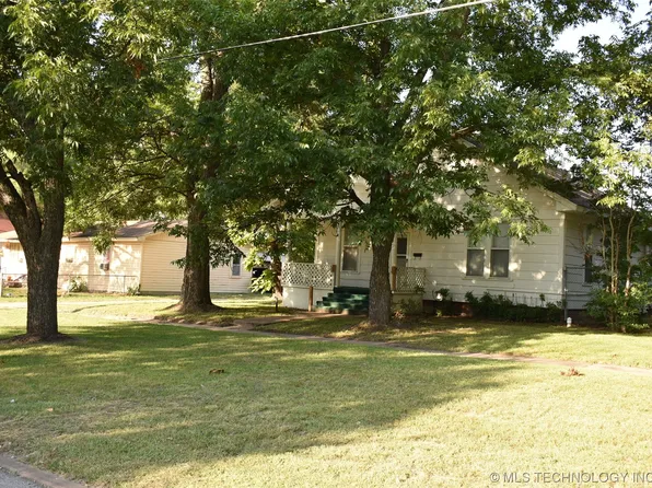 507 N 2nd St, Madill, OK 73446