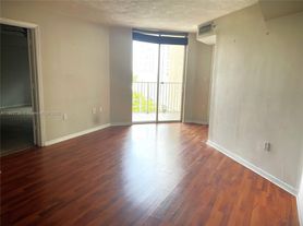 102 SW 6th Ave