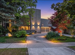 10 Penwood Cres, Toronto, ON M3B 2B9