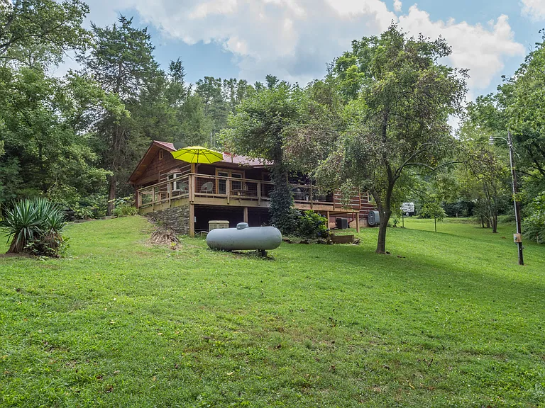 35 Wolfe Park Cir — Photo 2
