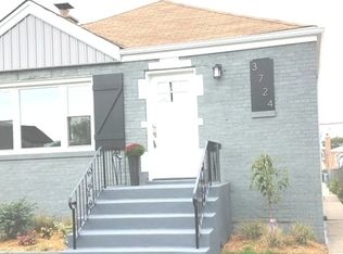 3724 W 71st St, Chicago, IL 60629