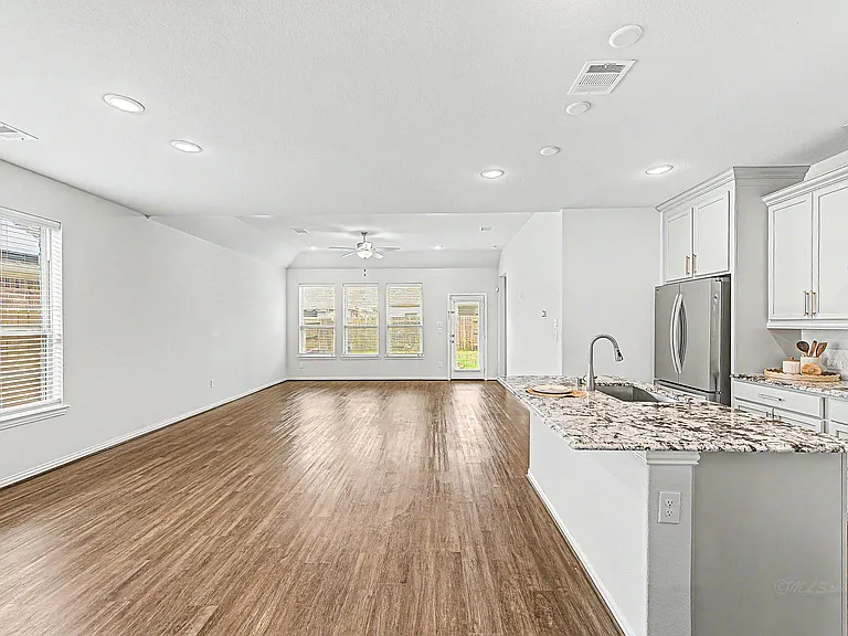 209 Cambria Green Ln — Photo 10