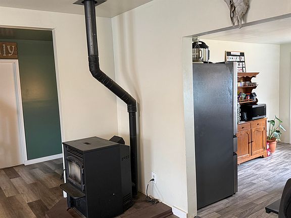 3rd image of 841 Cooper Ave
