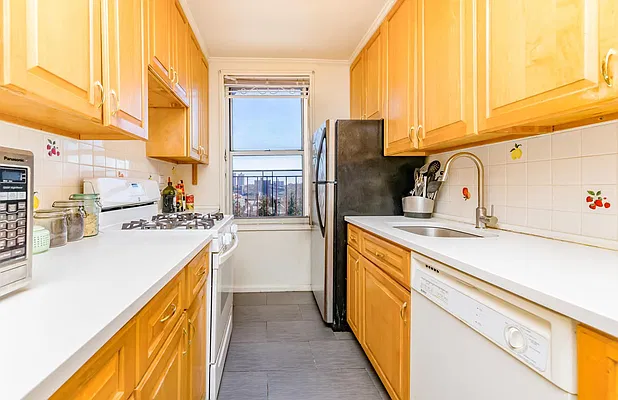 Sold by Re/Max In The City | media 5