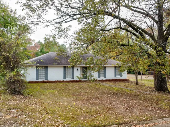 1001 Briarwood Dr, Clinton, MS 39056