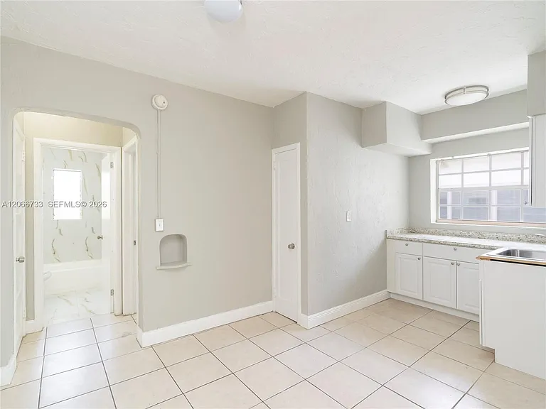 7635 Dickens Ave #8 — Photo 4