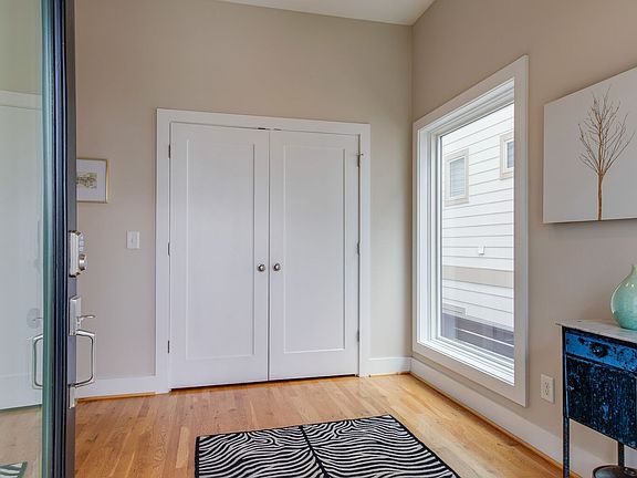 4th image of 414 37th Ave N #A