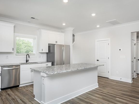 2nd image of 266 Custer Dr