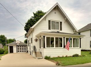 221 Washington St, Hudson, IA 50643