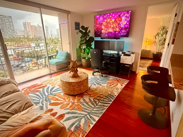 1925 Kalakaua Ave APT 907, Honolulu, HI 96815