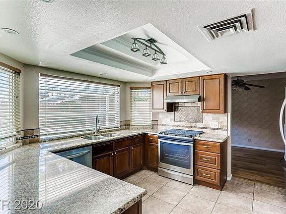 5th image of 3824 Pamplona St