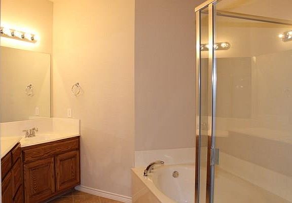 5th image of 4208 Mesa Dr