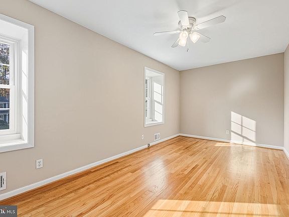 4th image of 8643 Curtis Ave