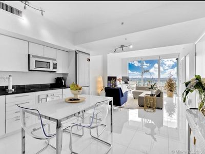 92 SW 3rd St APT 1909, Miami, FL, 33130
