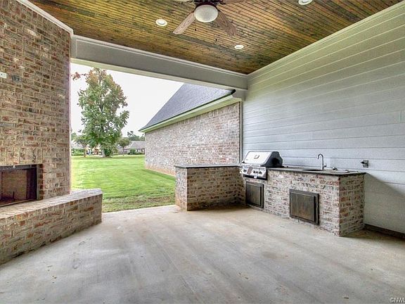4th image of 426 Oakwood Dr