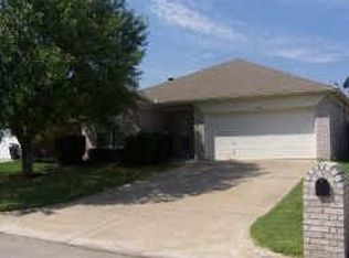 7109 Park Creek Cir W, Fort Worth, TX 76137