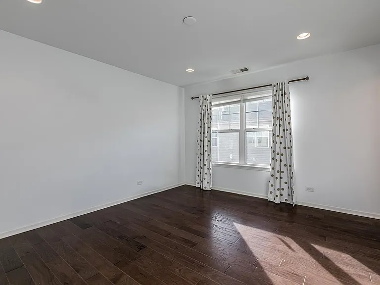 220 Laurel Ave — Photo 15