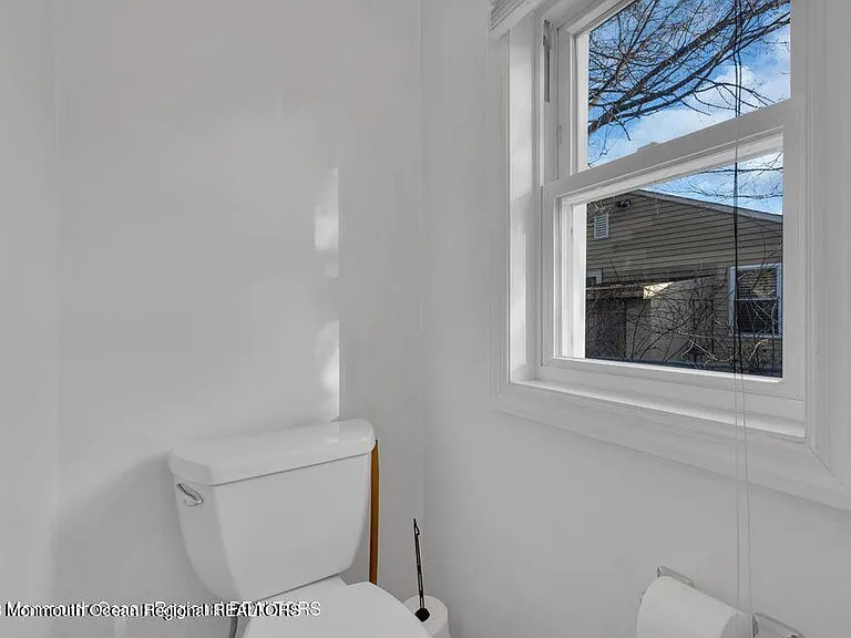 1708 Lake Dr — Photo 35