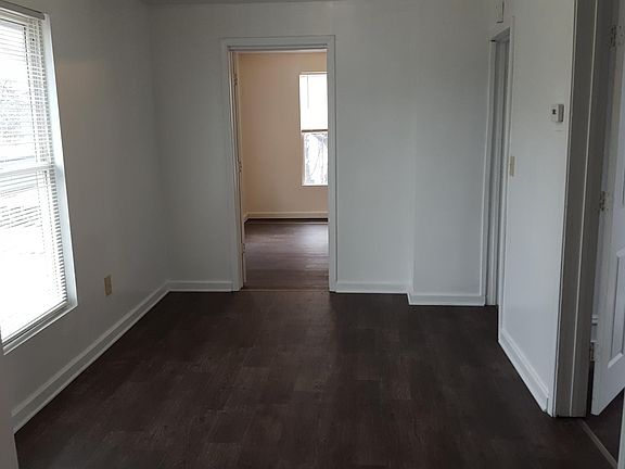3rd image of 812 Park St SW #2