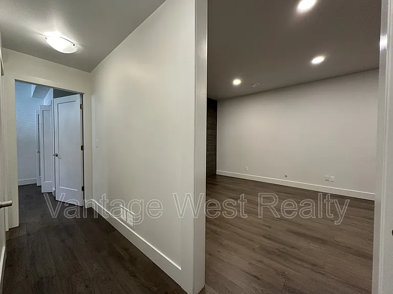 889B Mount Ida Dr — Photo 12