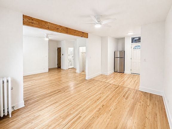 2nd image of 3742 N Pine Grove Ave APT 2E