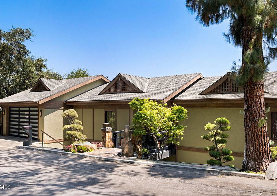 1st image of 988 Glen Oaks Blvd