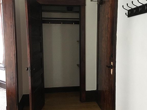3rd image of 423 N 1st Ave E #3