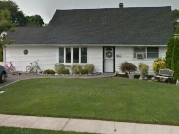 1 Edgewood Drive, Syosset, NY 11791