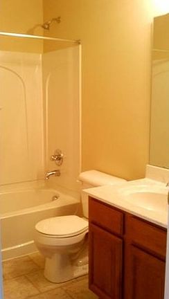 4th image of 1249 E Henry Clay Ave